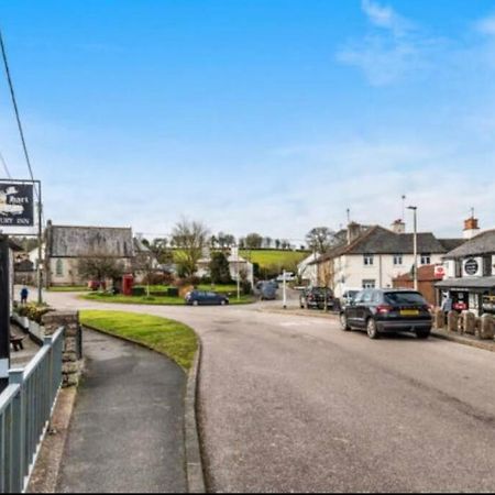 Church Gate Cottage - Bridestowe エクステリア 写真